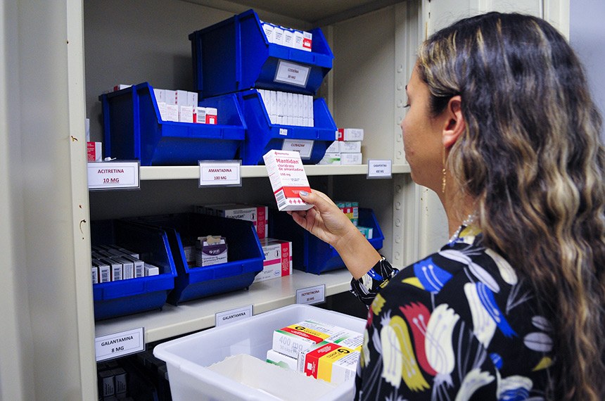 Bolsonaro sanciona lei que autoriza SUS a receitar remédio sem aval da Anvisa