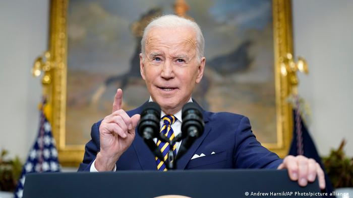 Biden proíbe importação de petróleo da Rússia como sanção à guerra na Ucrânia