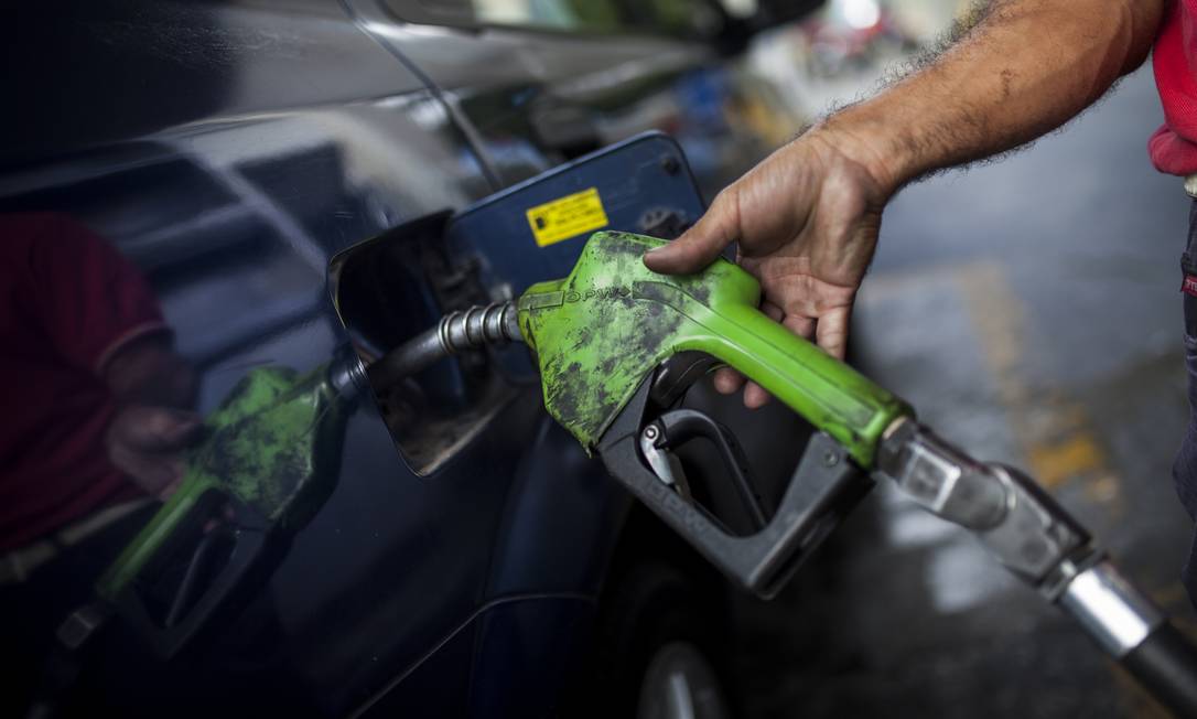 Com reajuste da Petrobras, preços de combustíveis sobem até 14,4% na bomba na semana