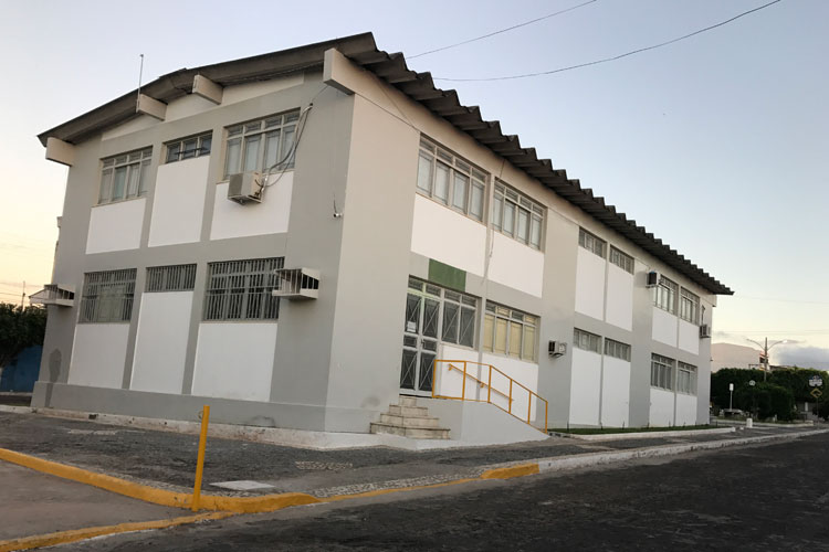 Professores de Tanhaçu ameaçam entrar em greve após prefeito não repassar reajuste de 33%